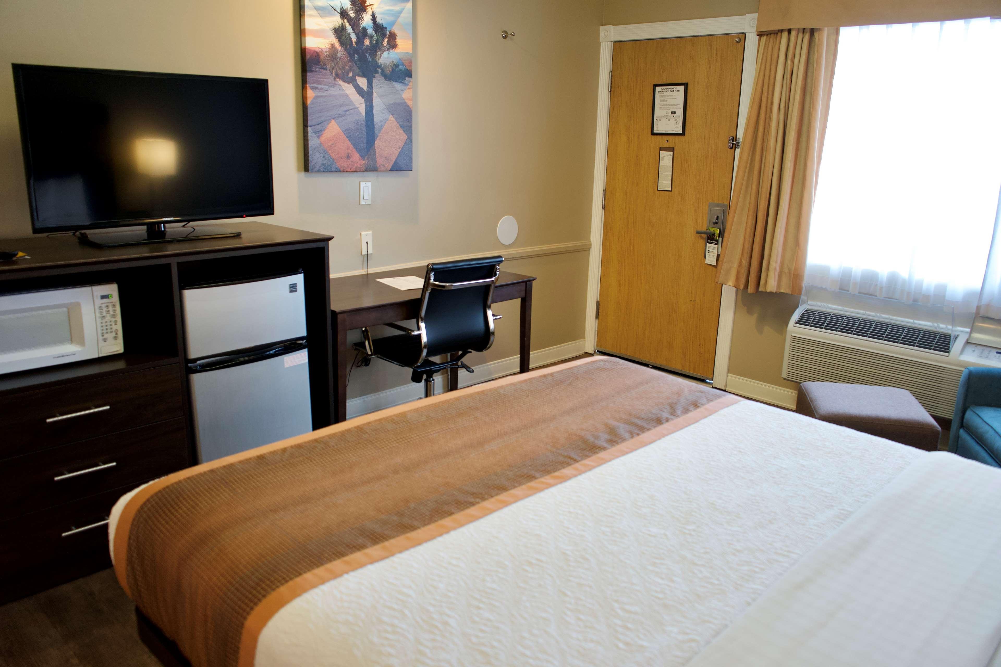 Best Western China Lake Inn Риджкрест Екстериор снимка